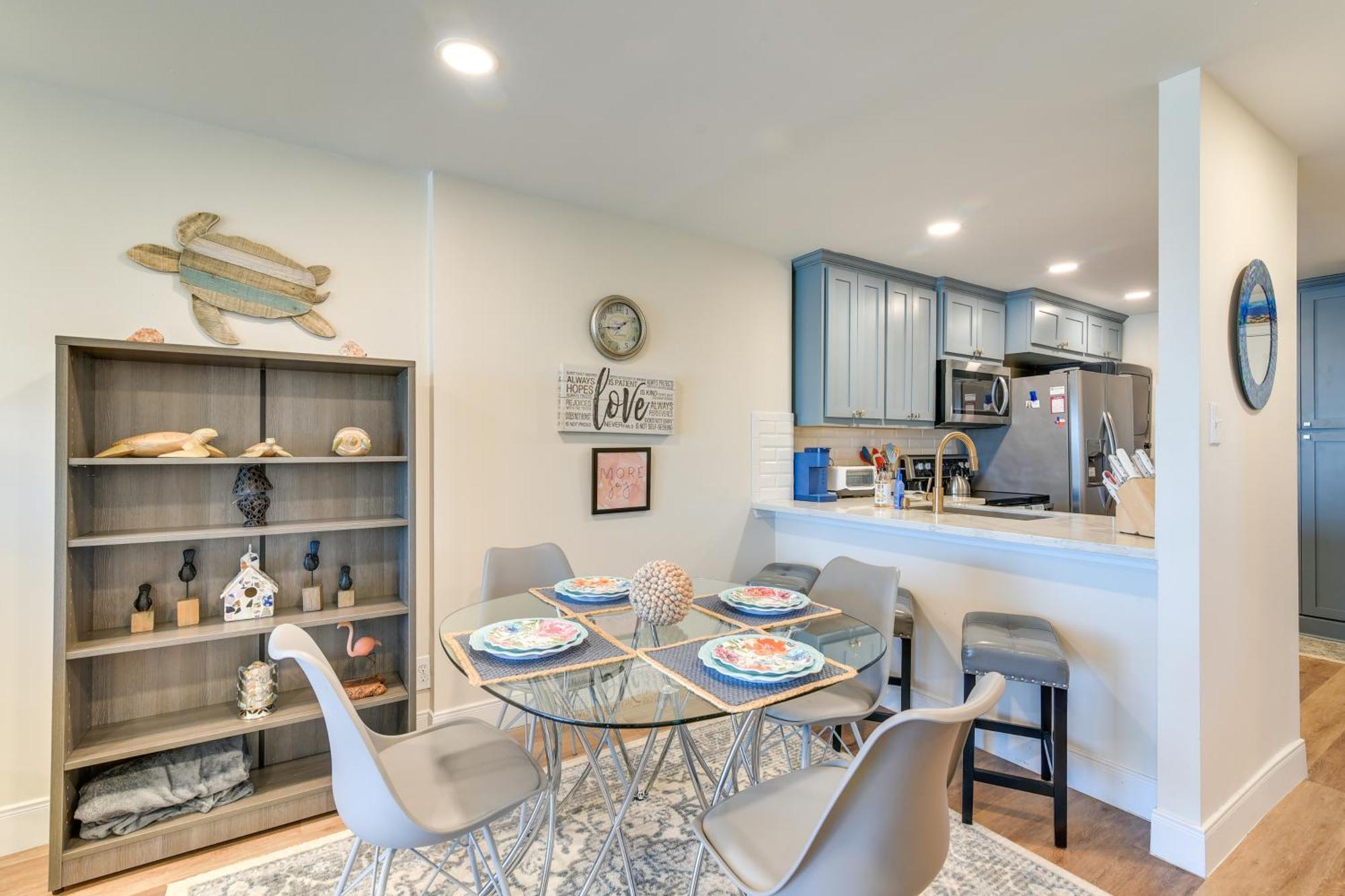 Beachfront Balcony And Pool Access! * Galveston