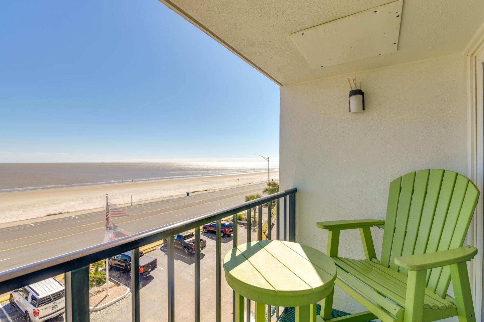 Beachfront Balcony And Pool Access! * Galveston