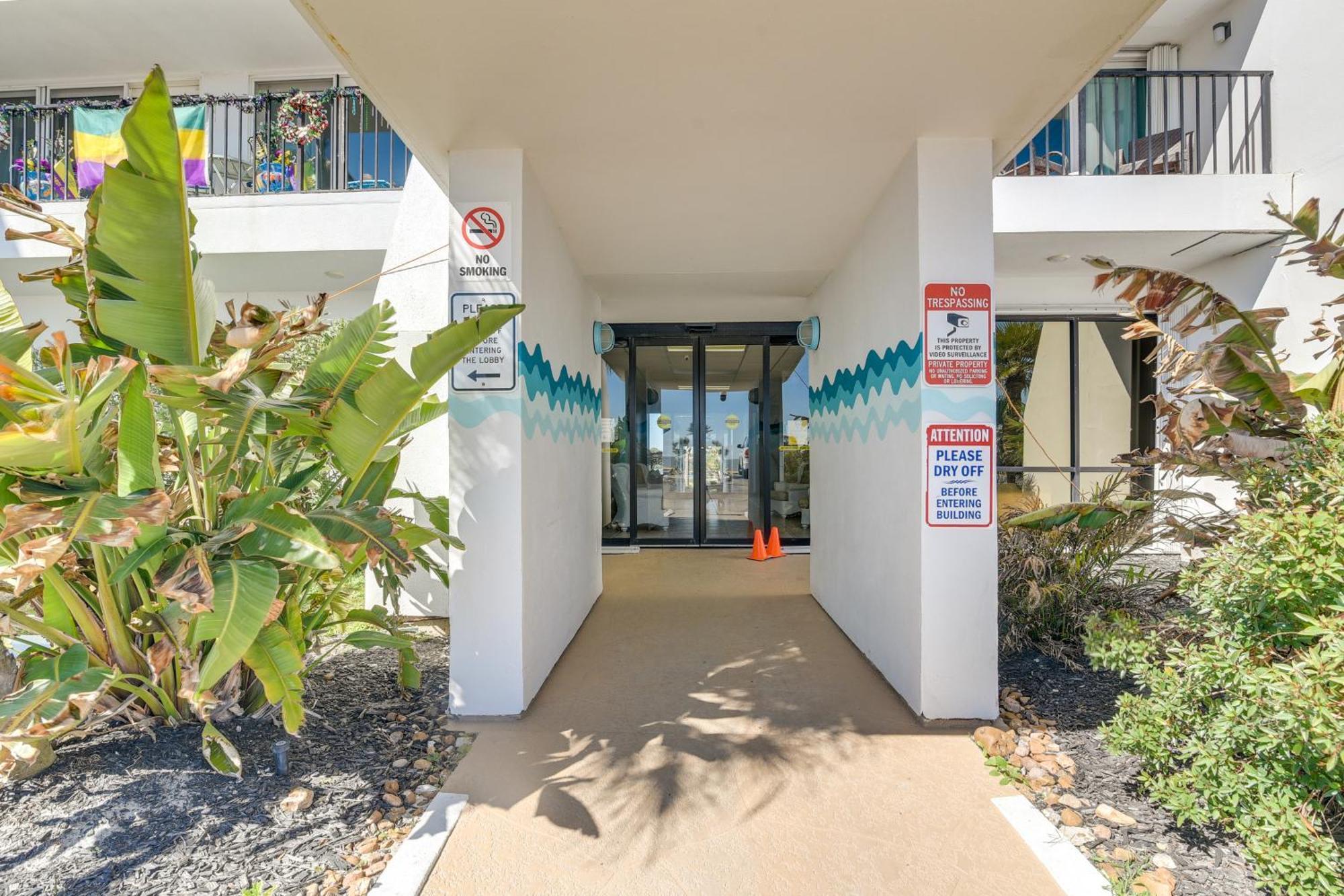 Apartment Beachfront Balcony And Pool Access! Galveston